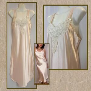 Vintage Dentelle Slip Dress in Blush Pearl/Champagne Pink 1980s